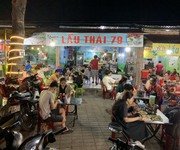 4 Do không có người phụ làm, nên đứa nhờ sang quán và mặt bằng