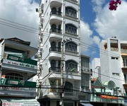 Bán Tòa Khách Sạn Thành Phố biển Nha Trang mặt tiền đường 2/4 Nha Trang
