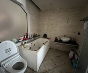 8 Cho thuê nhà mặt phố Nguyễn Công Hoan, Ba Đình, Hà Nội, 2 mặt tiền trước sau, oto tránh đỗ thoải mái