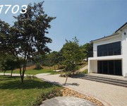 2 Bán gấp resort gần 4000m mới xâybt 2 tầng sẵn khuôn viên, bể bơi giá chỉ 9 tỷ