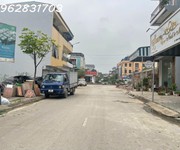 3 Bán 67m đất phố chợ hướng nam kinh doanh được luôn giá chỉ 2,3 tỷ