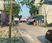 4 Bán 67m đất phố chợ hướng nam kinh doanh được luôn giá chỉ 2,3 tỷ