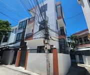 Bán nhà 3 tầng căn góc mới xây hẻm 4m trung tâm thành phố đường Lê Hồng Phong, Phước Tân