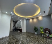 4 Cho thuê nhà mặt phố số 8 Lý Nam Đế, Hoàn Kiếm ,Hà Nội, ô tô đỗ cửa, có thang máy