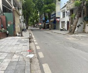 18 Cho thuê nhà mặt phố số 8 Lý Nam Đế, Hoàn Kiếm ,Hà Nội, ô tô đỗ cửa, có thang máy