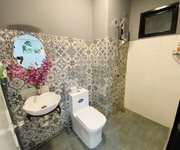 2 Cho thuê căn hộ 203 Nguyễn Trãi, Phường Nguyễn Cư Trinh, Quận 1 : -	Diện tích 80m2 2PN, 1 toilet