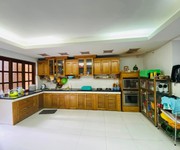 1 Bán nhà mặt tiền đường nguyễn văn khối ngay công viên làng hoa, dt: 6x22m, 5 tầng, 19 tỷ
