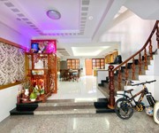 4 Bán nhà mặt tiền đường nguyễn văn khối ngay công viên làng hoa, dt: 6x22m, 5 tầng, 19 tỷ