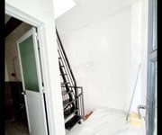 2 Cho thuê tầng 2 trong nhà nguyên căn, wc riêng, đường xóm chiếu phường 16, quận 4, tp hồ chí minh.