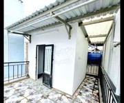 1 Cho thuê tầng 2 trong nhà nguyên căn, wc riêng, đường xóm chiếu phường 16, quận 4, tp hồ chí minh.