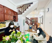 Tt đống đa - sát hồ điều hòa - ngõ nông - cách mặt phố chùa láng 20m - cách đường láng 50m - 42,