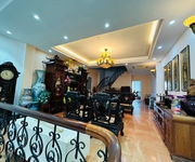 Bán nhà mặt phố hoàng cầu, đống đa, view hồ, có ô chờ thang máy, 54m, mt 4.8m, 24.5 tỷ