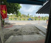 4 Do nhu cầu công việc nên gia đình có cần bán lại căn nhà 3 Tầng Mặt Tiền Đường Trường Sơn