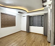 3 Bán nhà chợ hàng cũ, 40m 3 tầng giá 2.15 tỉ có sân cổng riêng, tặng nội thất