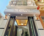Bán nhà trần khát chân trung tâm quận hai bà trưng dt:33m2 4 tầng 4 phòng ngủ giá:3.5 tỷ