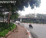 Bán gấp nhà phố hoàng quốc viêt, dt 70m2 ,5 tầng, mt 4,5m, cách ô tô 10m. giao thông thuận tiện.giá
