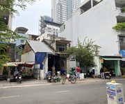 1 Bán nhà mặt tiền đường Đề Thám, Quận 1: 3.65m nở hậu 3.8m x 24m, công nhận 86m2, nhà cũ tiện xây...