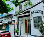 Nhà bán .nhỉnh 5 tỷ- diện tích 82m2- ngang trên 5m- nở hậu tài lộc