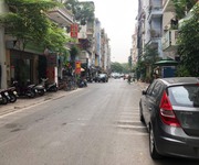 Bán nhà lạc long quân   hiếm   sát hồ tây   ô tô tránh vào nhà thoải mái. 45m2/12tỷ