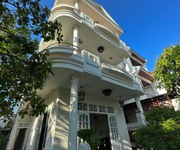 Cần bán gấp villa 3 tầng 10PN trnung tâm Tân An, Hội An.