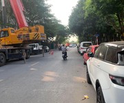 3 Cho thuê nguyên căn mặt phố trạm thang máy, vỉa hè kinh doanh đỉnh