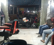 4 Do mình xa nhà cũng lâu rồi,bố mẹ bệnh tật và nay cũng lớn tuổi nên muốn sang nhượng lại tiệm tóc