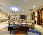 Bán Khách sạn Tây Hồ   Thu 500 Triệu / Tháng