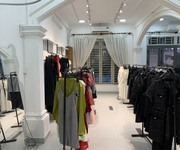 3 Quận phú nhuận   sang rẻ shop thời trang thiết kế cao cấp, hoặc pass lại toàn bộ áo