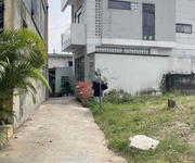 1 Chính chủ cần bán đất vị trí trung tâm.