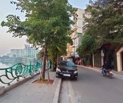 1 Bán nhà mặt hồ tây, 1 mặt ngõ, trên sổ  210m, mặt tiền 10m, vỉa hè, full thổ cư