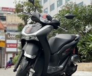 Cần bán SH Việt 160 ABS cuối 2023 màu đen nhám cực đẹp, xe như mới.