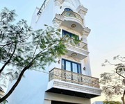 Nhà đẹp 5 tầng có thang máy ngay trung tâm hành chính quận hải an