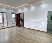 Bán nhà Đê La Thành, Ba Đình. 33/40m2  6 tầng  MT 6.3m  giá 7.25 tỷ