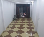 1 Cho thuê nhà ngõ 24 phố Phan Văn Trường, Dt 35m2 x 5 tầng 1 tum, mỗi tầng 1 phòng 1 wc