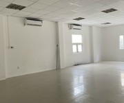 Cho thuê văn phòng 90m2 mặt tiền đường võ văn tần quận 3