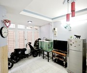 4 Quân - võ văn tần - 40m2 - nở hậu đẹp - 3 tầng btct, hoàn công đủ -giá  5.590 tỷ.