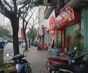 1 Mặt phố nguyễn văn cừ,  đoạn phố kd sầm uất nhất quận, mặt đường 60m, vỉa hè đá bóng.