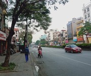 2 Mặt phố nguyễn văn cừ,  đoạn phố kd sầm uất nhất quận, mặt đường 60m, vỉa hè đá bóng.