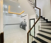 2 Cần bán nhà 52 m2/3,5 tầng phố Vũ Chí Thắng. Giá chỉ 2,95 tỷ