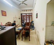 2 Bán nhà phố nguyễn văn cừ- ô tô tránh, đỗ ngày đêm, dt: 33m, giá: 6,6 tỷ.