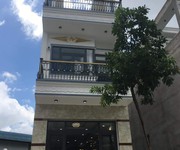 Bán nhà 1 trệt , 2 lầu ngay trung tâm TP Tân Uyên
