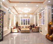 2 Nhà cần bán nhanh. trực tiếp chính chủ 3.5 tầng mặt tiền khu phố biển đường dương tự minh