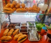 2 Sang gấp tiệm bánh mì trung tâm mặt tiền phan xích long, phường 3, quận phú nhuận