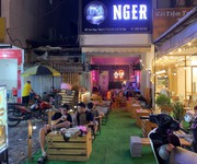 3 Quận 10 , sang quán cafe acoustic    beer ,mt đường lớn sầm uất quận 10, có 3 phòng, tel :