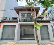 Cho thuê dài hạn văn phòng tại việt hưng, long biên, nhà 2 tầng  180m2 dtsd, mặt tiền 12m, đường 3