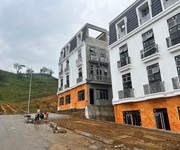 2 Tìm đâu ra nhà ngay trung tâm sapa với giá chỉ khoảng 60tr/m2 - chỉ 1 phút là ra hồ sapa