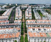 1 Bán townhouse view công viên, sát đường Nguyễn Chí Thanh, kinh doanh thuận tiện