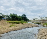 4 Lô đất nghỉ dưỡng view triệu đô 3 mặt bám đường một mặt bám suối. ko có lô thứ 2 ạ