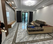 Cho thuê nhà 5 p.ngủ khép kín tại Văn Cao, DT: 80m2.