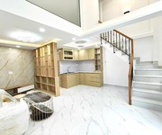 1 Nhà mới ở ngay tt q10, ngay tại ngã 7 lý thái tổ, bề ngang 5m nở hậu 5.5m, 3pn, 3wc